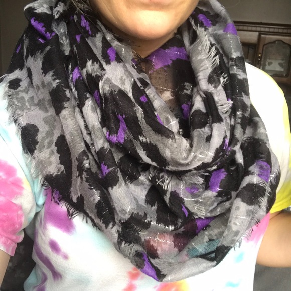 Dana Buchman Accessories - Beautiful infinity Scarf